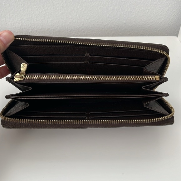 Louis Vuitton Zippy Wallet - Picture 4 of 9